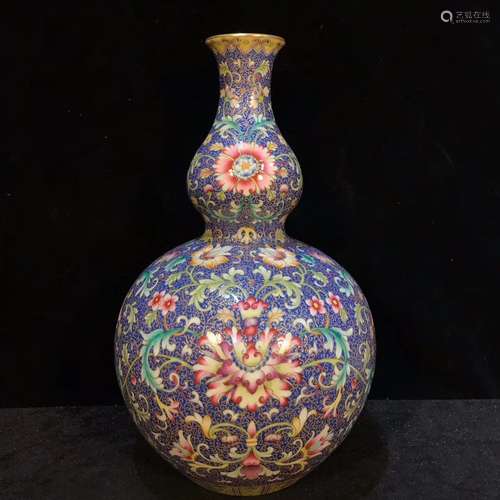 A Chinese Famille-Rose Porcelain Double Gourd Vase