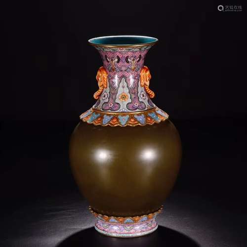 A Chinese Tea-Dust Glazed Porcelain Vase