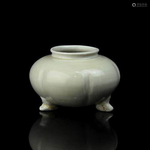 A Chinese Ding-Type Glazed Porcelain Brush Washer