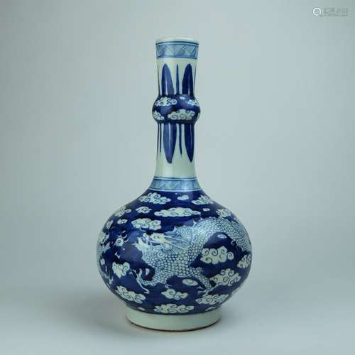 A Chinese Blue and White Porcelain Vase