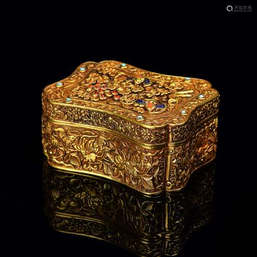 A Chinese Gilt Silver Square Box with Cover