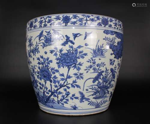 A Chinese Blue and White Porcelain Scroll Bowl