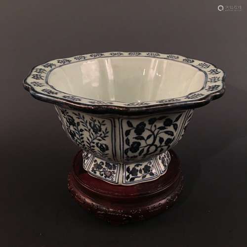 Chinese Blue-White 'Floral' Bowl, Xuande Mark