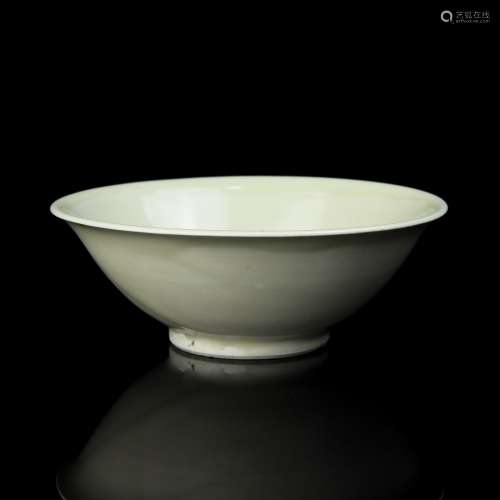 A Chinese Ding-Type Glazed Porcelain Bowl