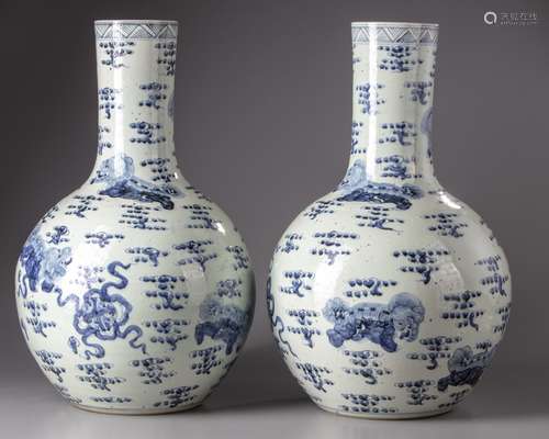 A pair of Chinese blue and white vases