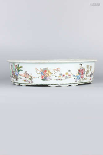 A Chinese Famille-Rose Porcelain Flower Pot
