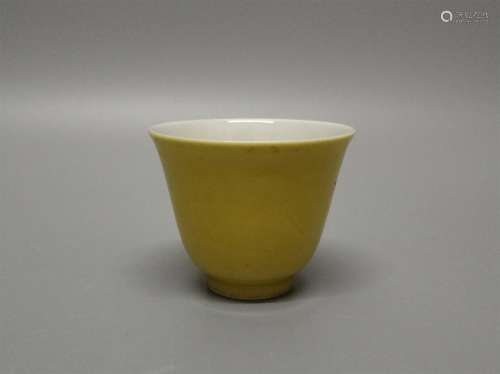 A Chinese Yellow Glazed Porcelain Cup