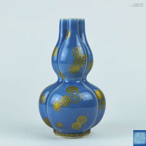 A Chinese Blue Glazed Porcelain Vase