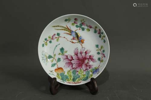 A Chinese Famille-Rose Porcelain Plate