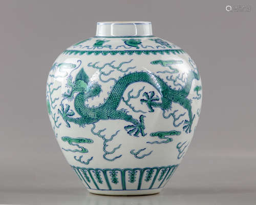 A Chinese  dragon porcelain jar