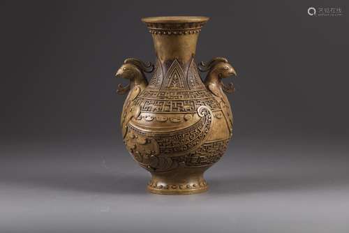 A Chinese bronze archaistic vase