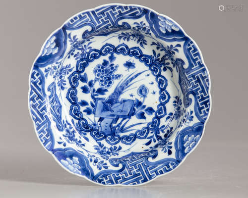 A Chinese blue and white 'pheasant' soup plate