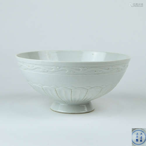 A Chinese White Glazed Porcelain Bowl