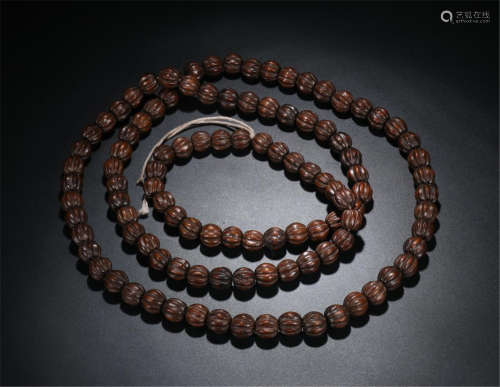 CHINESE AGALWOOD BEAD NECKLACE