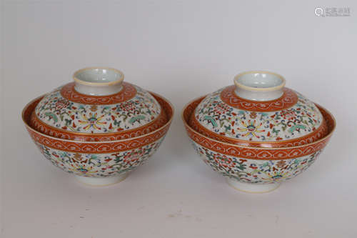 PAIR OF CHINESE PORCELAIN FAMILLE ROSE FLOWER LIDDED BOWLS