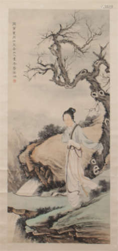 CHINESE SCROLL PAINTING OF BEAUTY IN GARDEN