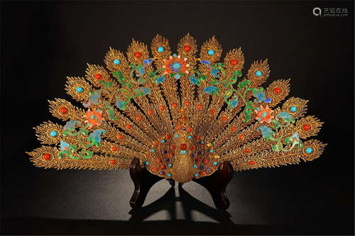 CHINESE GEM STONE INLAID GILT SILVER PEACOCK TABLE ITEM