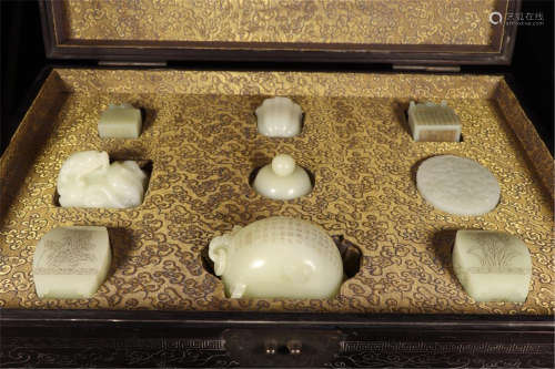 NINE CHINESE WHITE JADE COLLECTION IN ROSEWOOD CASE