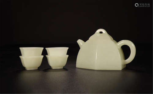 CHINESE GREY JADE HEXAGONAL TEA POT WITH FOUR CUPS