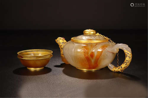 CHINESE GOLD MOUNTED AGATE TEA POT AND CUP