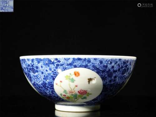 CHINESE PORCELAIN BLUE AND WHITE FAMILLE ROSE BIRD AND FLOWER BOWL