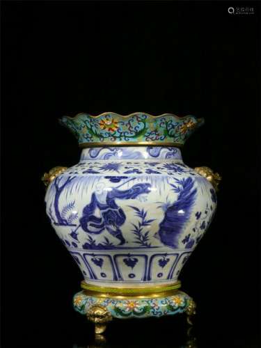 CHINESE CLOISONNE DECOR PORCELAIN BLUE AND WHITE FIGURES AND STORY JAR