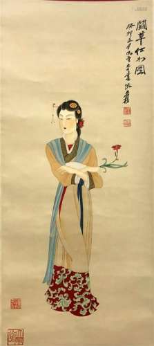 CHINESE SCROLL PAINITNG OF BEAUTY WITH FLOWER