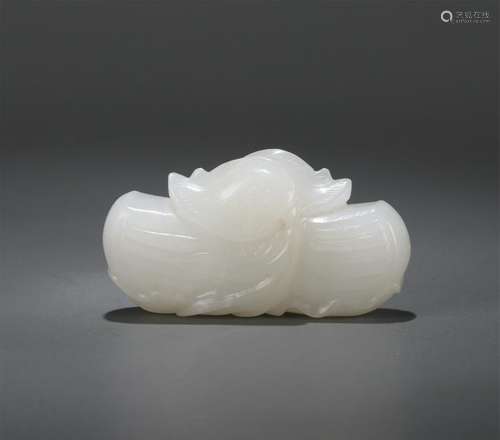 CHINESE WHITE JADE BIRD TABLE ITEM