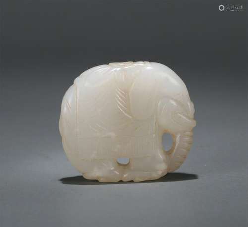 CHINESE WHTIE JADE ELEPHANT TABLE ITEM