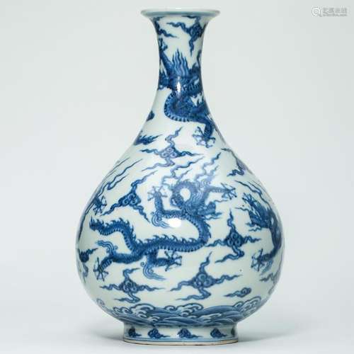 CHINESE PORCELAIN BLUE AND WHITE DRAGON YUHUCHUN VASE