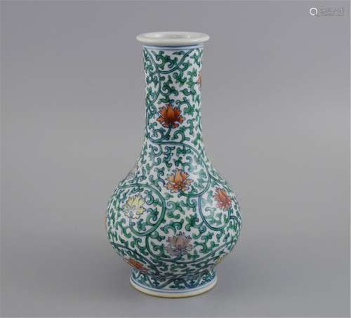 CHINESE PORCELAIN DOUCAI FLOWER VASE