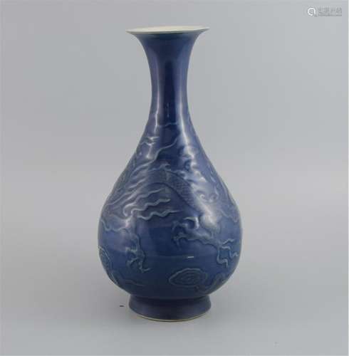 CHINESE PORCELAIN BLUE GLAZE DRAGON VASE