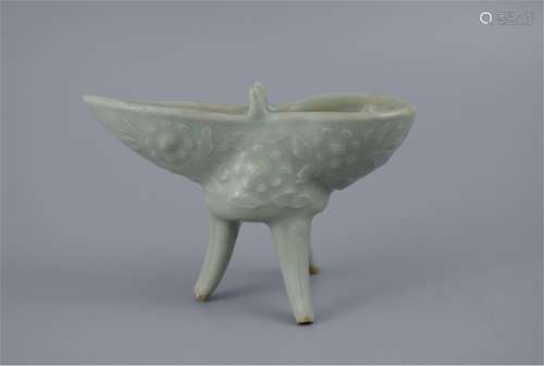 CHINESE PORCELAIN CELADON GLAZE JUE CUP