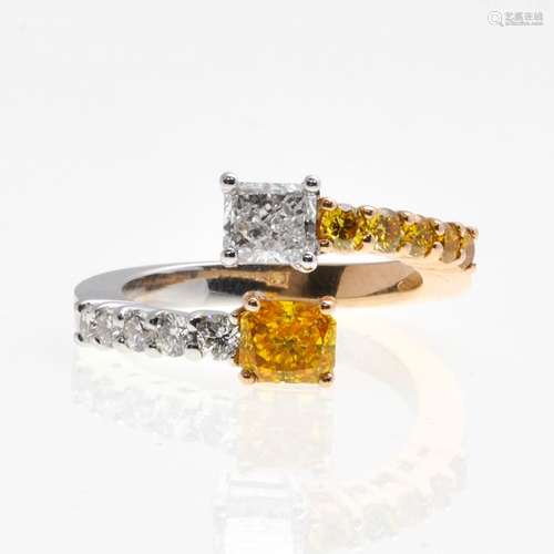 A Ladies 18KG White and Yellow Diamond Ring