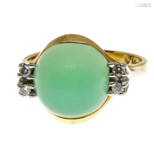 An 18KG Ladies Chrysopraas and Diamond Ring