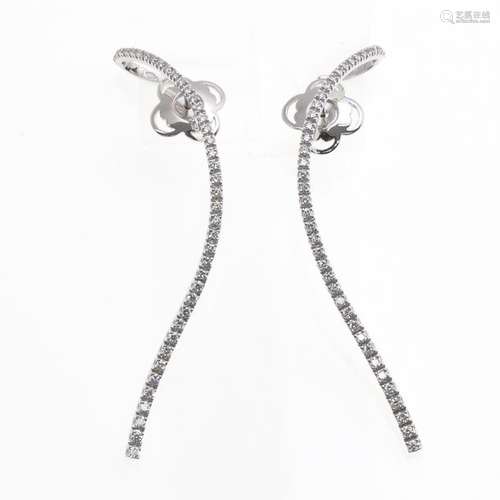 A Pair of Ladies Diamond Earrings