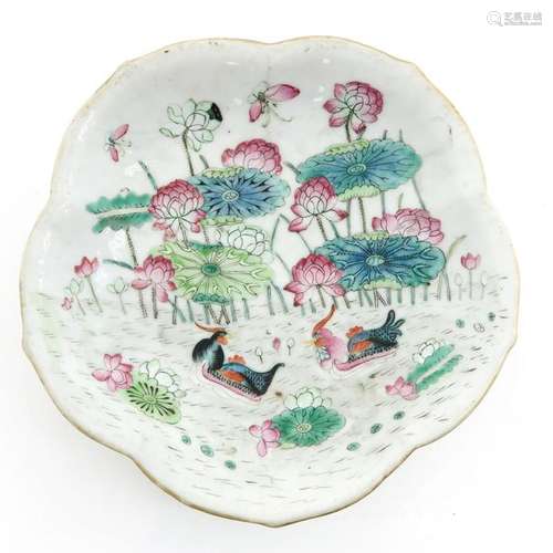 A Famille Rose Decor Altar Dish