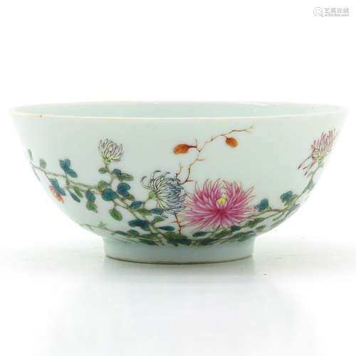 A Famille Rose Decor Bowl