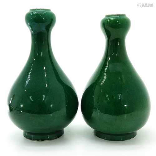 A Pair of Green Glaze Garlic Mouth Vases