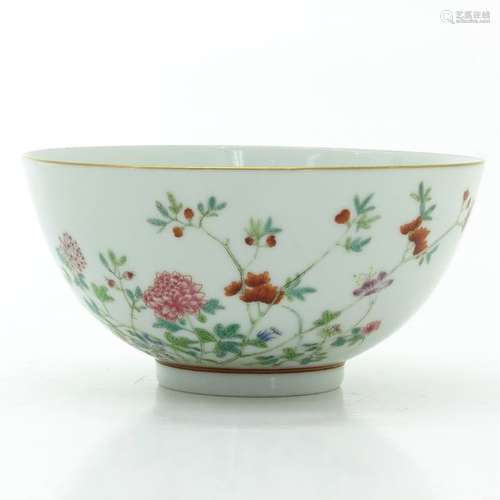 A Famille Rose Decor Bowl