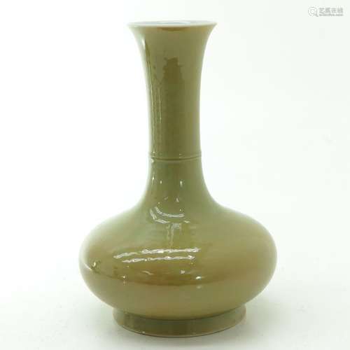 A Monochrome Yellow Glaze Vase