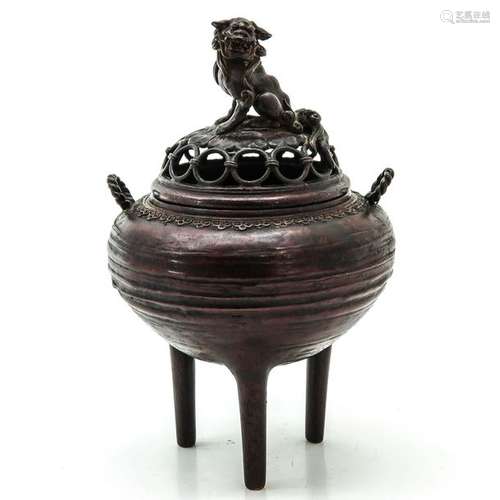 A Bronze Tripod Censer with Cover