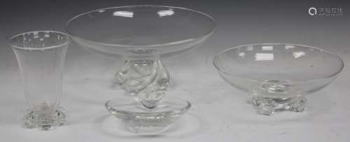 LOT OF (4) STUEBEN ART GLASS: BOWLS & VASE