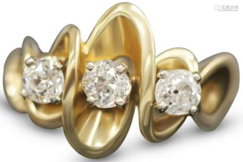 LADY'S DIAMOND 14KT YELLOW GOLD RING