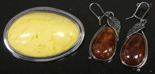 LOT OF (2) AMBER & SILVER JEWELRY, INCL. PIN