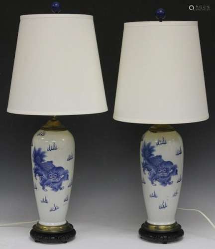 PAIR OF VINTAGE CHINESE BLUE & WHITE VASES/LAMPS