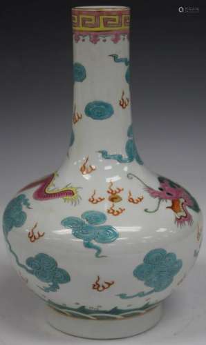 CHINESE PORCELAIN VASE WITH DRAGONS