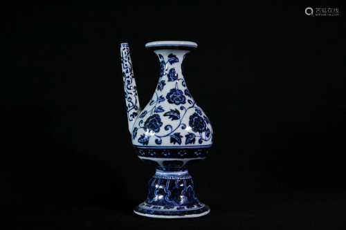 BLUE AND WHITE 'FLOWERS' EWER