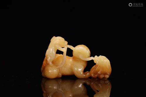 HETIAN JADE BEAST ORNAMENT