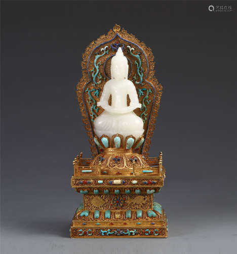 CHINESE WHITE JADE SEATED BUDDHA ON PURE GOLD NICHE